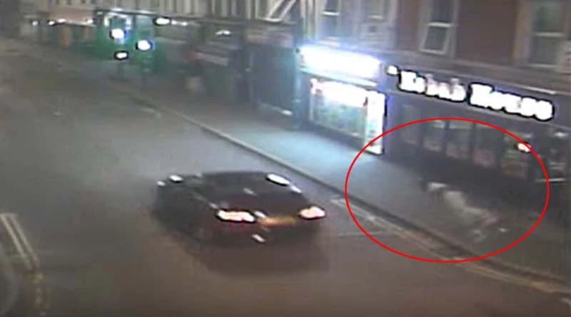 Βίντεο-σοκ: Αυτοκίνητο χτυπάει και «πετάει» 50 μέτρα μακριά άνθρωπο που επιχείρησε να διασχίσει το δρόμο